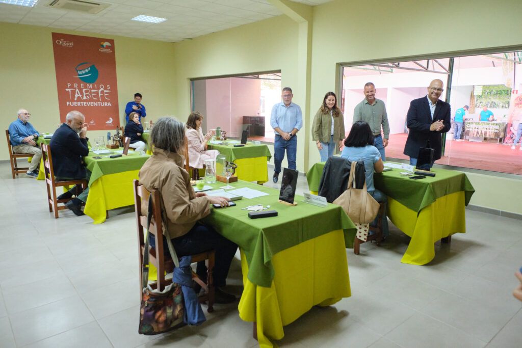Un centenar de quesos compiten en el XXII Concurso Nacional de Quesos ...